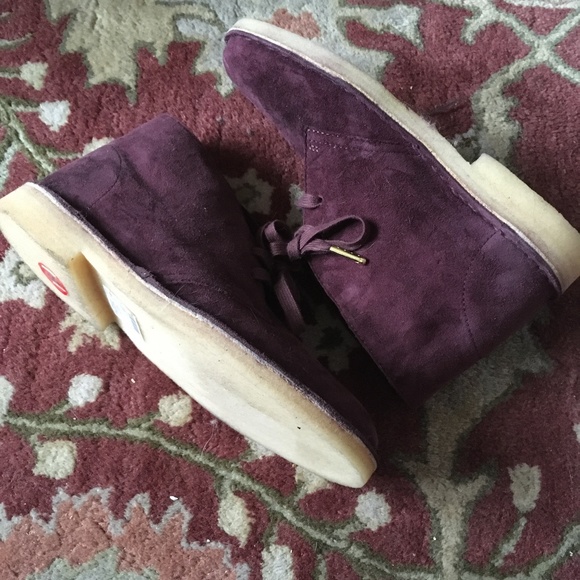 New CLARKS ORIGINAL Burgundy Suede Desert Boots Size 8 M - Picture 3 of 7